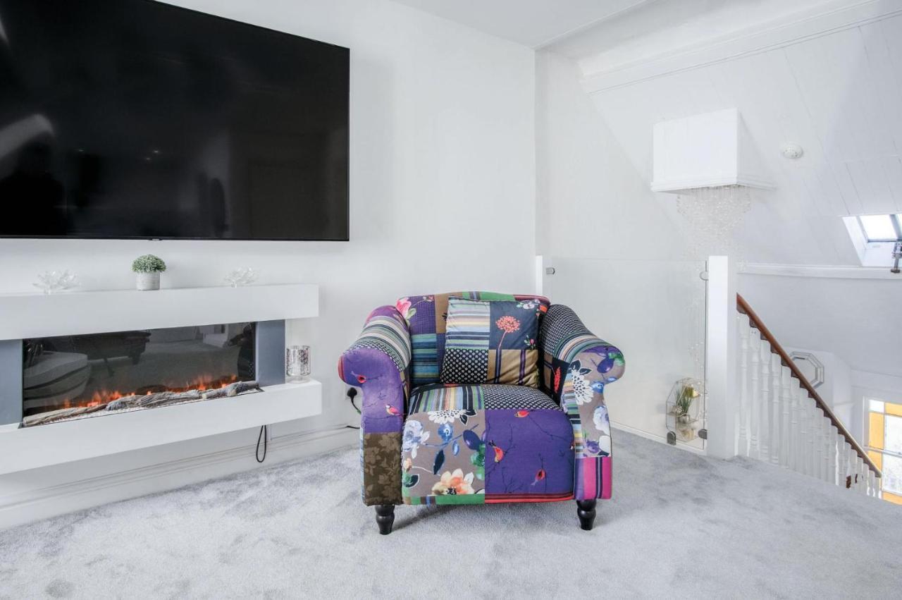 The Penthouse - Luxury 1 Bed - Panorama - Тенби Екстериор снимка