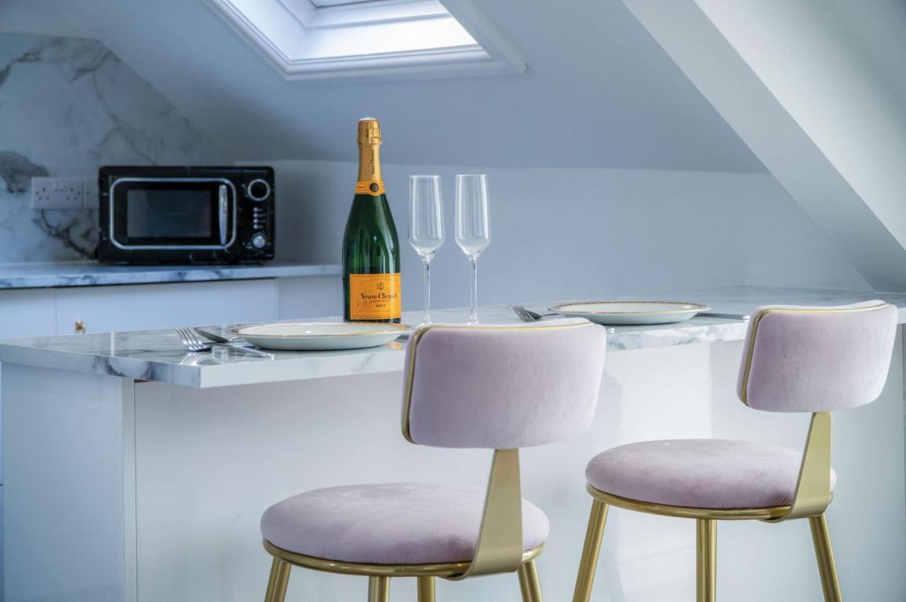 The Penthouse - Luxury 1 Bed - Panorama - Тенби Екстериор снимка